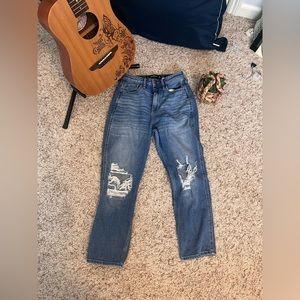 Curvy Ultra-Rise Mom Jean